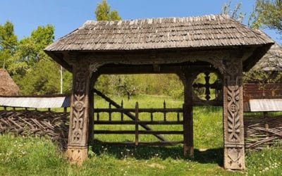 Poarta pe cinci stâlpi – altarul sacru al Maramureșului